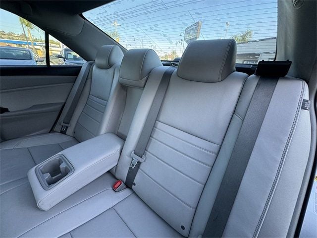 2017 Toyota Camry XLE Automatic - 22638496 - 17