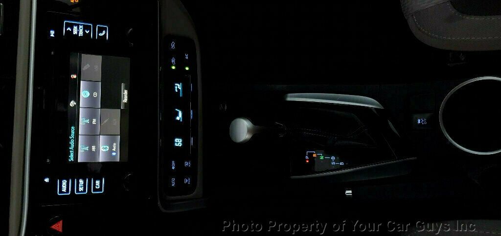 2017 Toyota Corolla  - 22981914 - 19