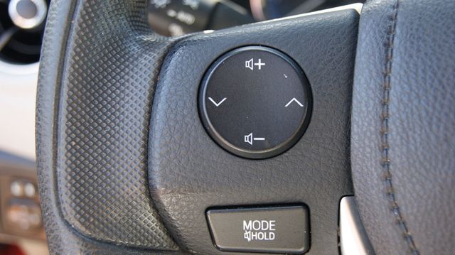 2017 Toyota Corolla JUST SRVICED , VERY CLEAN INSIDE AND OUT  - 22806235 - 30