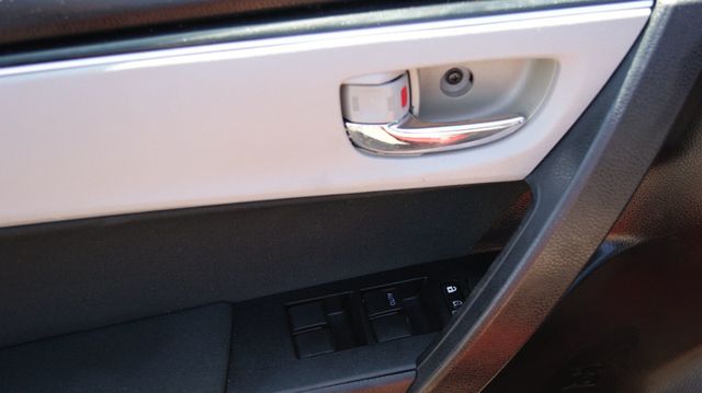 2017 Toyota Corolla JUST SRVICED , VERY CLEAN INSIDE AND OUT  - 22806235 - 39