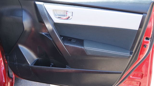 2017 Toyota Corolla JUST SRVICED , VERY CLEAN INSIDE AND OUT  - 22806235 - 55