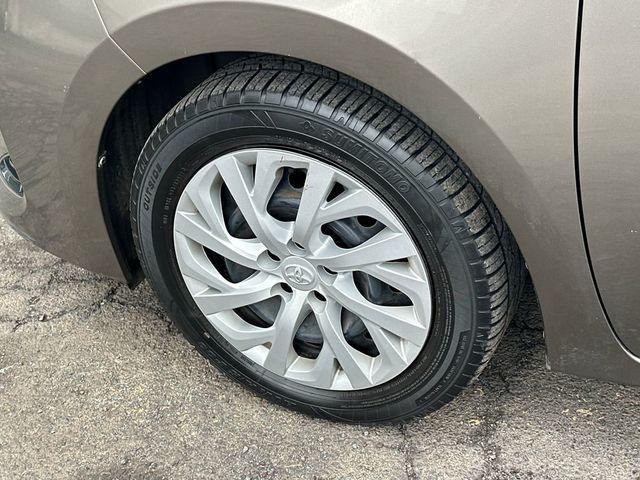 2017 Toyota Corolla L - 23036663 - 10
