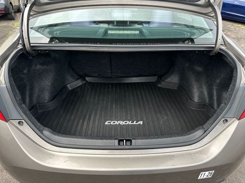 2017 Toyota Corolla L - 23036663 - 18