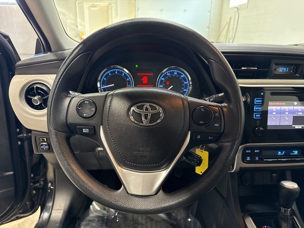 2017 Toyota Corolla L - 22976576 - 9