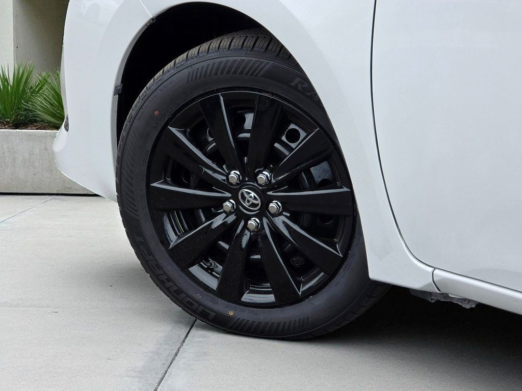 2017 Toyota Corolla L - 22930772 - 5