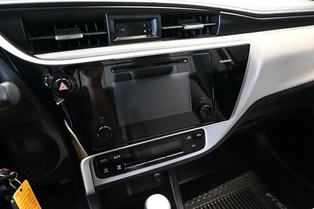 2017 Toyota Corolla LE - 23078334 - 11