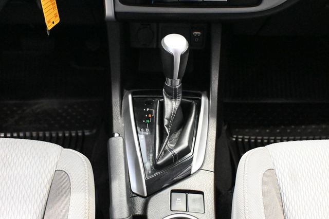 2017 Toyota Corolla LE - 23078334 - 13