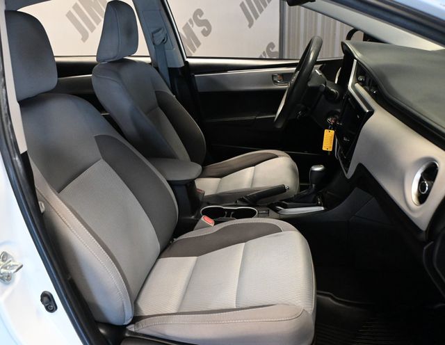 2017 Toyota Corolla LE - 23078334 - 16
