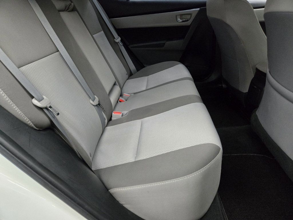 2017 Toyota Corolla LE - 22967881 - 11