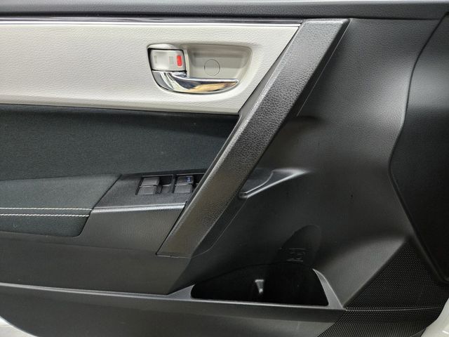 2017 Toyota Corolla LE - 22967881 - 14