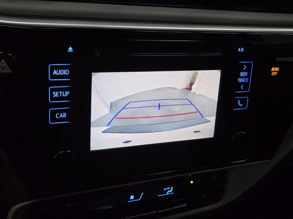 2017 Toyota Corolla LE - 22967881 - 18