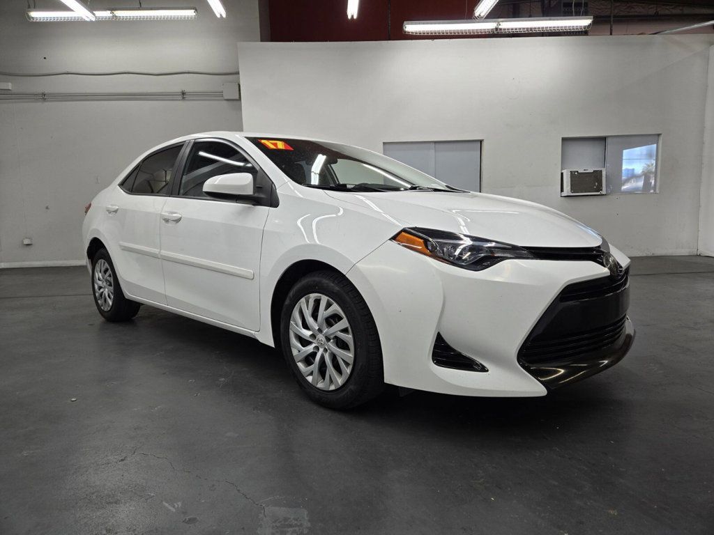2017 Toyota Corolla LE - 22967881 - 3