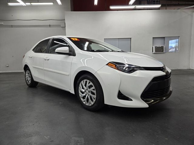 2017 Toyota Corolla LE - 22967881 - 3
