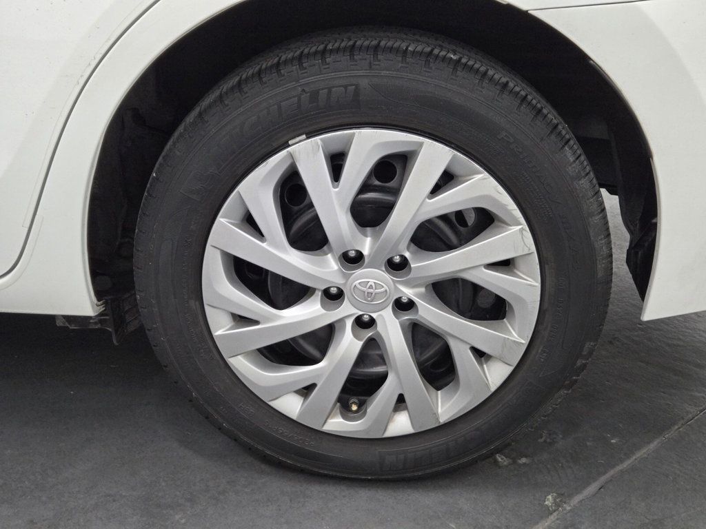 2017 Toyota Corolla LE - 22967881 - 5