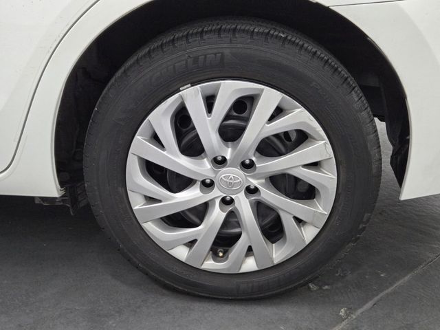 2017 Toyota Corolla LE - 22967881 - 5