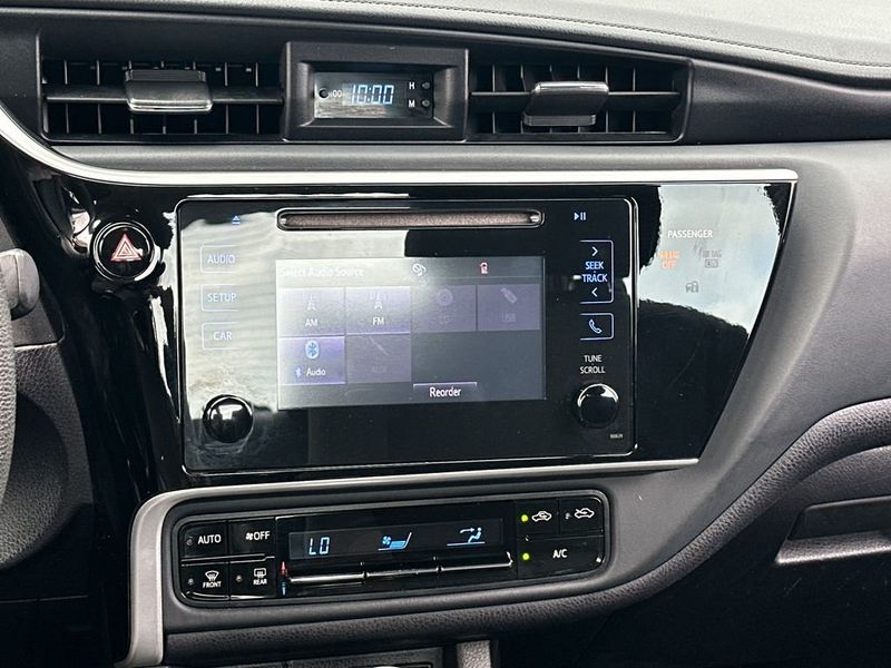 2017 Toyota Corolla LE - 23036663 - 14