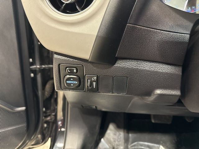 2017 Toyota Corolla LE - 22976576 - 12