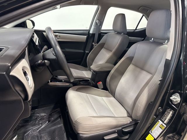 2017 Toyota Corolla LE - 22976576 - 22