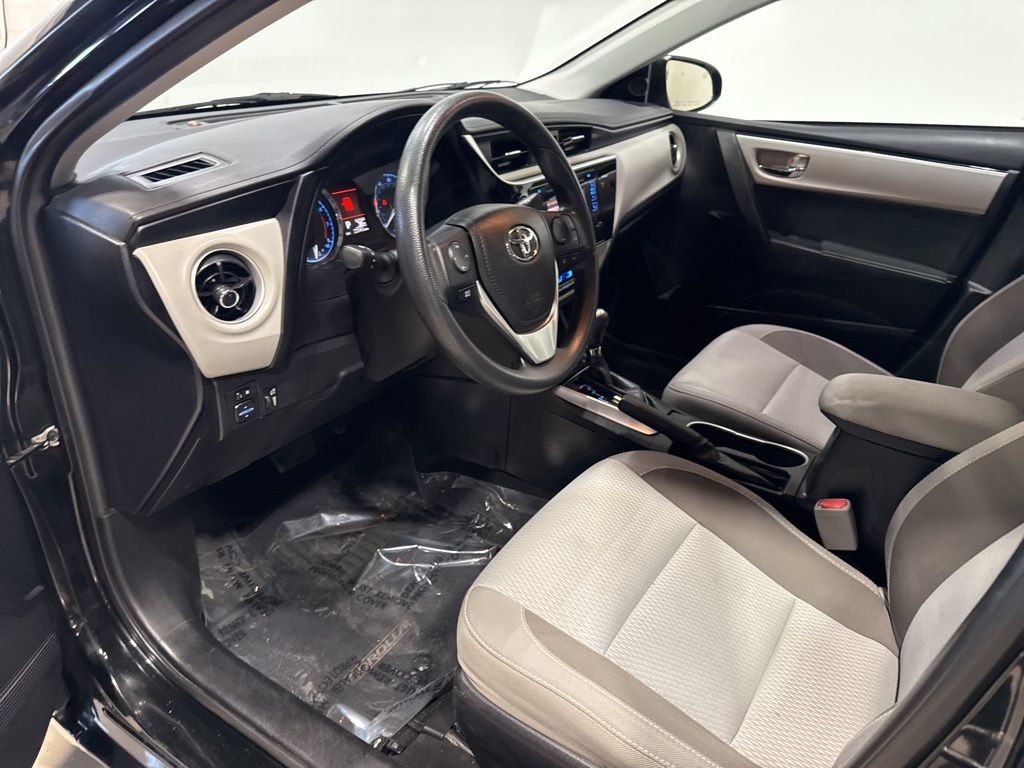2017 Toyota Corolla LE - 22976576 - 23