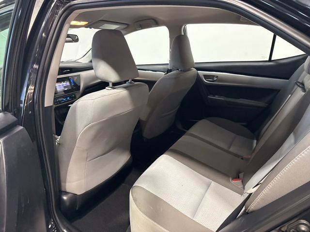 2017 Toyota Corolla LE - 22976576 - 29