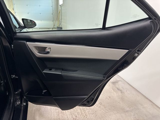 2017 Toyota Corolla LE - 22976576 - 35