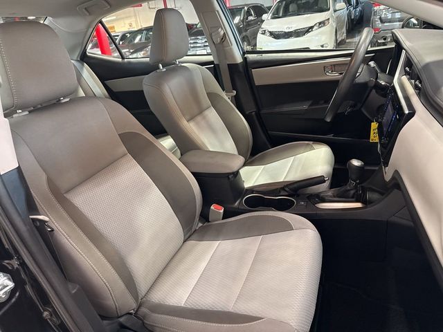 2017 Toyota Corolla LE - 22976576 - 38