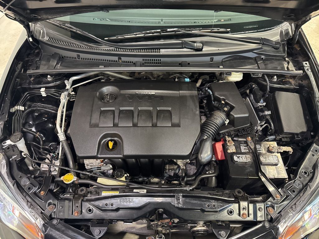 2017 Toyota Corolla LE - 22976576 - 40