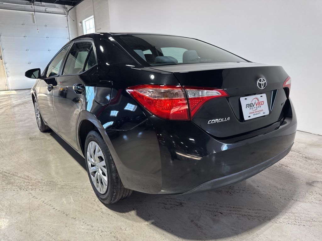 2017 Toyota Corolla LE - 22976576 - 4