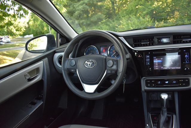 2017 Toyota Corolla LE - 23026073 - 13