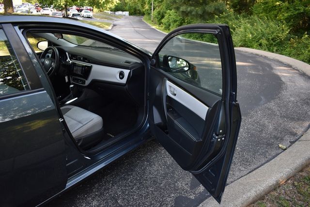 2017 Toyota Corolla LE - 23026073 - 28