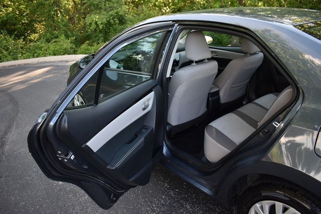 2017 Toyota Corolla LE - 23026073 - 29
