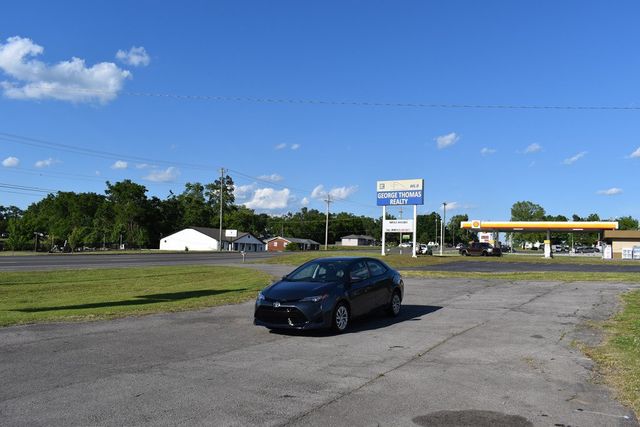 2017 Toyota Corolla LE - 23026073 - 36