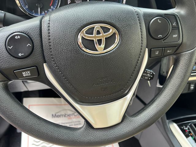 2017 Toyota Corolla LE - 23067989 - 19