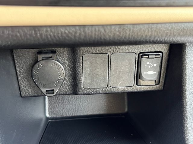 2017 Toyota Corolla LE - 23067989 - 23