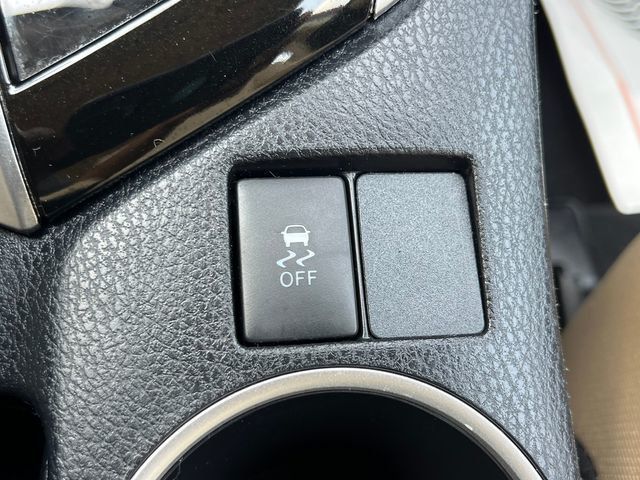 2017 Toyota Corolla LE - 23067989 - 24