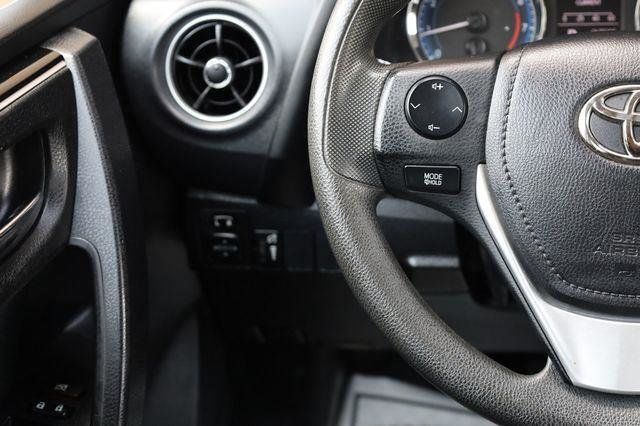 2017 Toyota Corolla LE - 23024626 - 28