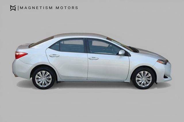 2017 Toyota Corolla LE - 23024626 - 2