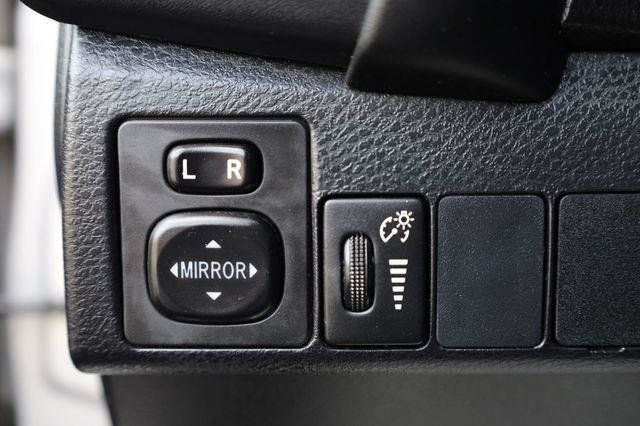 2017 Toyota Corolla LE - 23024626 - 30