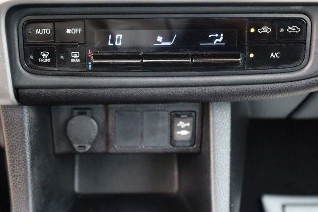 2017 Toyota Corolla LE - 23024626 - 38
