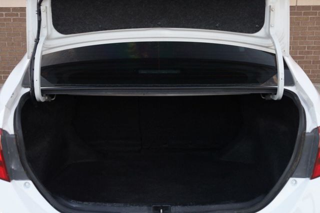 2017 Toyota Corolla LE - 23097612 - 13