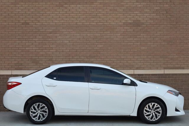 2017 Toyota Corolla LE - 23097612 - 2