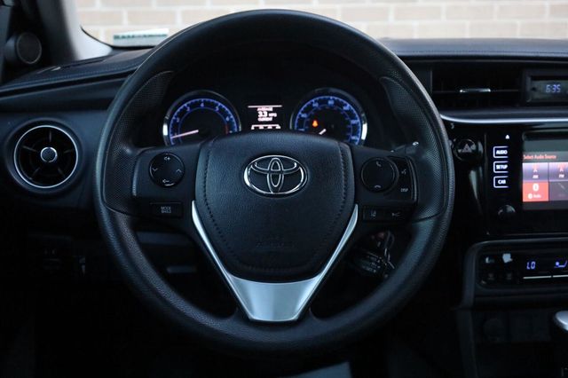 2017 Toyota Corolla LE - 23097612 - 29