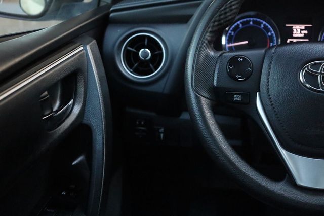 2017 Toyota Corolla LE - 23097612 - 30