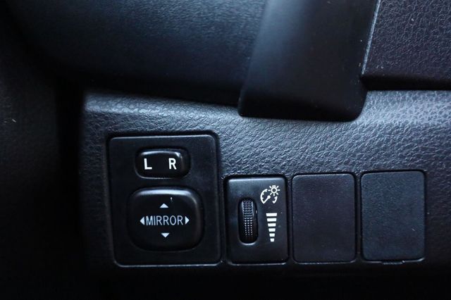 2017 Toyota Corolla LE - 23097612 - 32