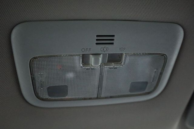 2017 Toyota Corolla LE - 23097612 - 34