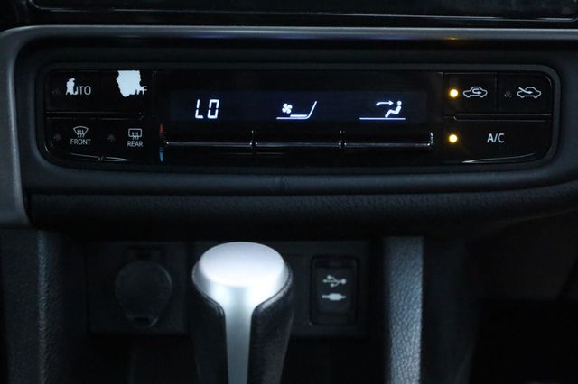 2017 Toyota Corolla LE - 23097612 - 39