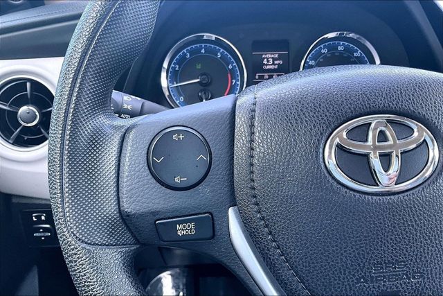 2017 Toyota Corolla LE - 23035923 - 19