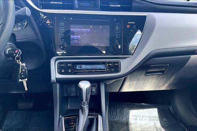 2017 Toyota Corolla LE - 23035923 - 22
