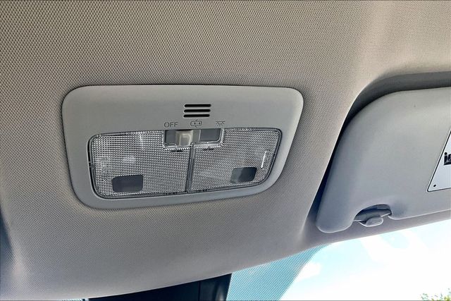 2017 Toyota Corolla LE - 23035923 - 23