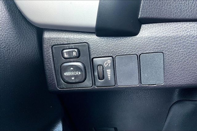 2017 Toyota Corolla LE - 23035923 - 26